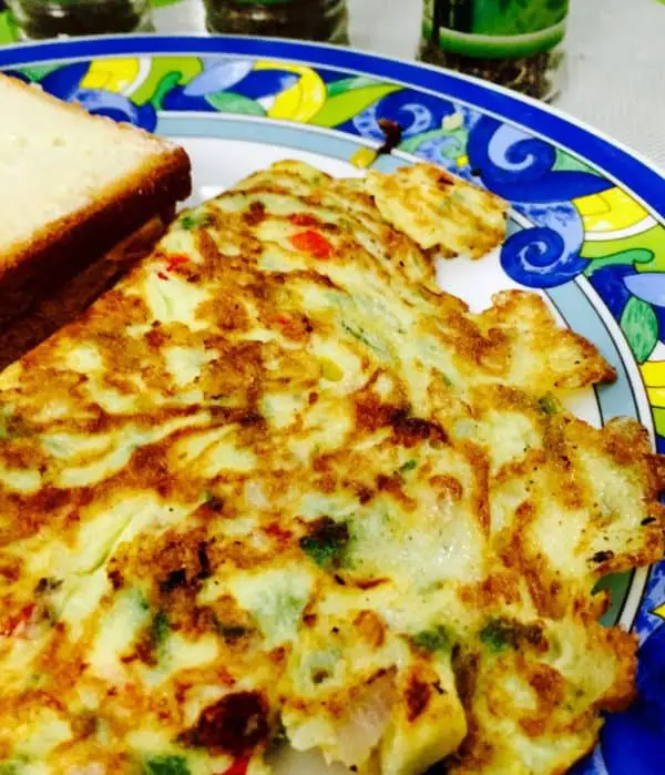herby-cheesey-omellete-recipe.51433.jpg