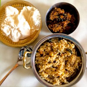 puliyodharai-spiced-tamarind-rice-made-from-pulikachal