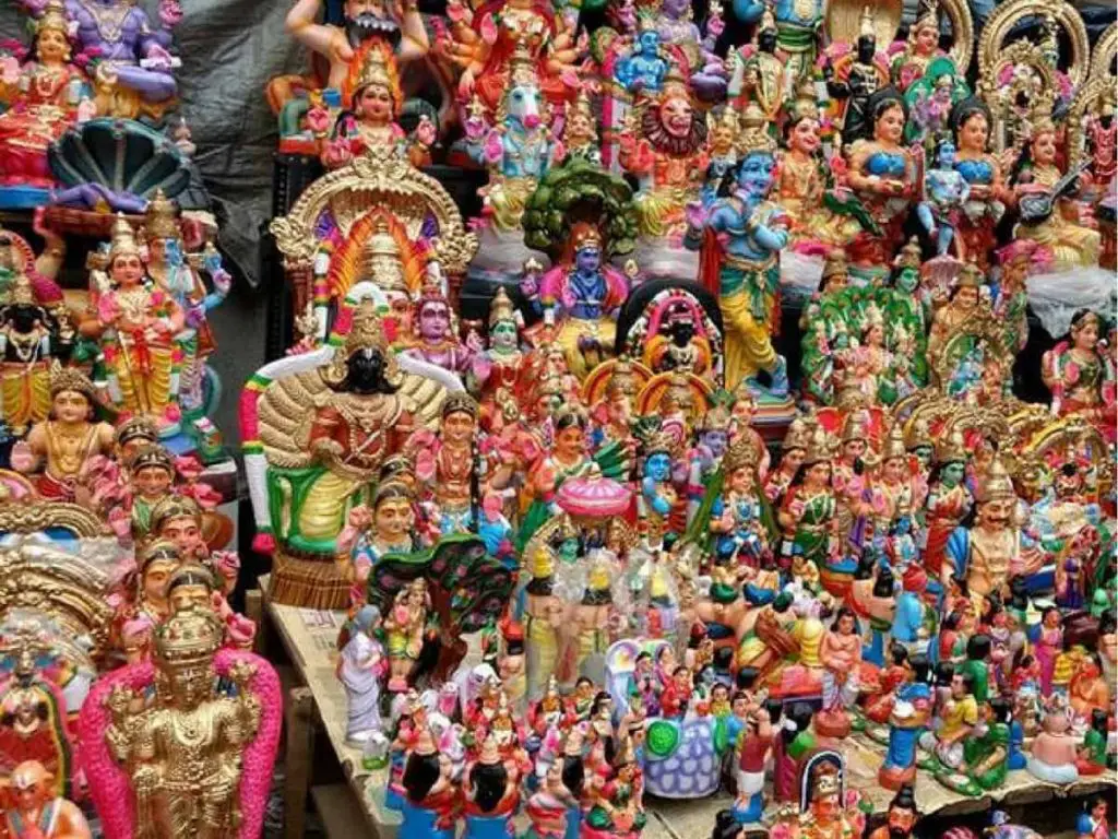 The significance of Navaratri Golu and How To Keep It, including how to arrange the various Bomma Kollu dolls on the golu stand as per tradition and custom